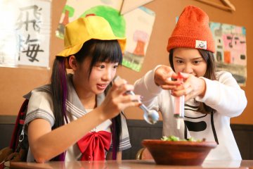 小学校の居酒屋?!「あの頃」にタイムスリップ・個室居酒屋6年4組👦👧🎒🏫