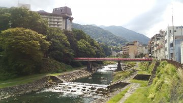 【箱根】人気温泉郷♨箱根湯本駅周辺おすすめハンディグルメ