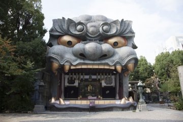 難波八阪神社＆なんばCITY