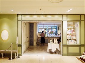 Laduree Salon de the Ginza Mitsukoshi Store