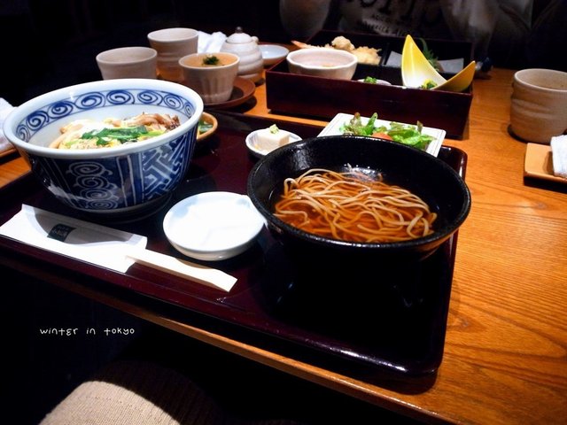 きのこの玉子丼とお蕎麦（生粉打ち）