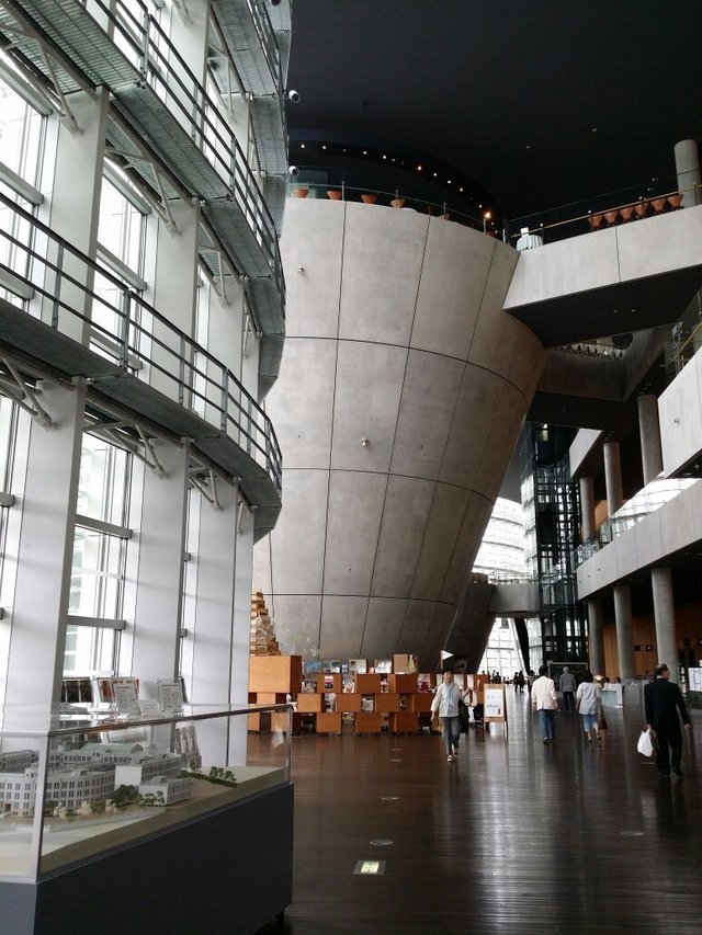 餐廳在圓錐體上