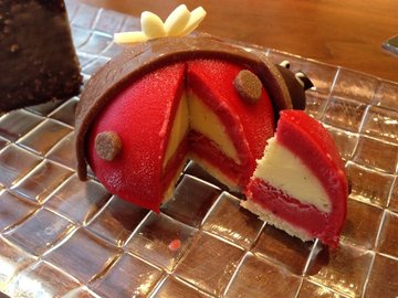 ice-cream cake (cut cake size)