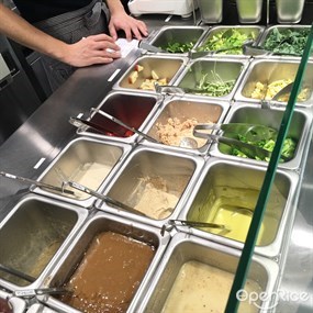 HIGH FIVE SALAD 奥神楽坂店