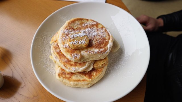 Ricotta Hotcakes, banana and honeycomb butter