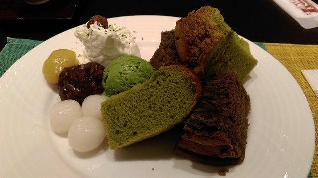 綠茶烘茶雪芳蛋糕配綠茶雪糕