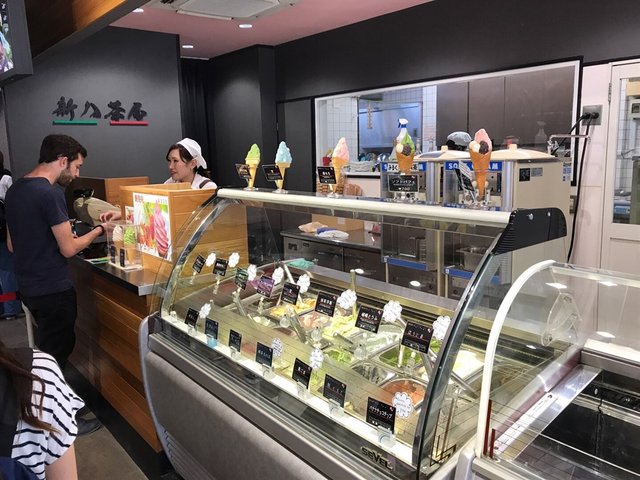 Gelato 專櫃隔離就係收費處啦