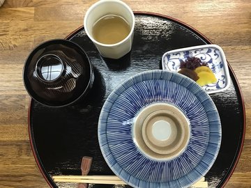 錦系丼 (蛋絲鰻魚飯)