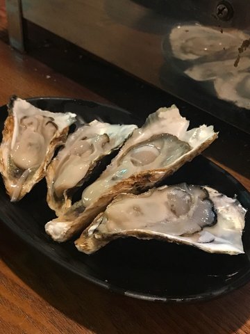 生蠔亦是任叫,我地食完,店長見到,又問我地要唔要!