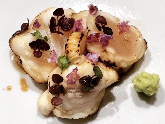 烤過～仍像刺身，魚味濃郁，鮮甜嫩滑。