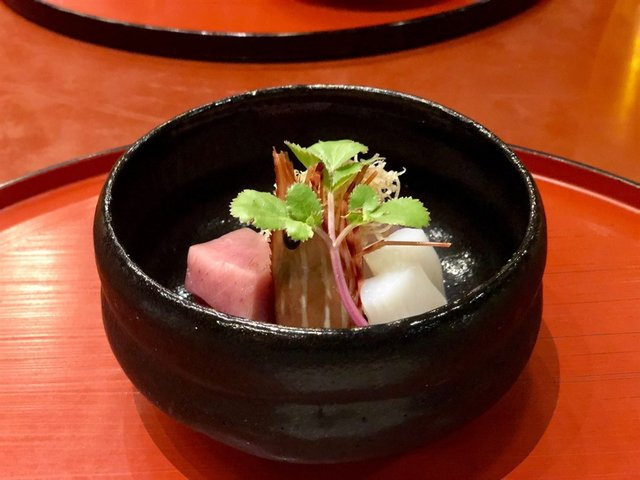 大拖羅、蝦和魷魚