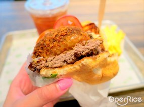 Shake Shack Tokyo International Forum Store