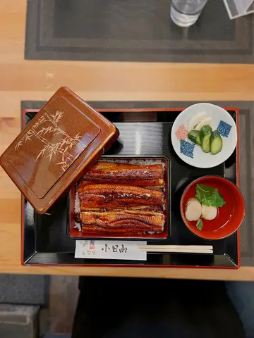 特上(大丸1匹) + お吸い物(湯)・香の物付き(配菜) 