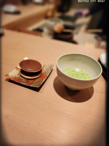 名物肉匠どら焼き抹茶：燒餅配抹茶