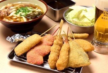串カツ、うどん、各種お料理ございます