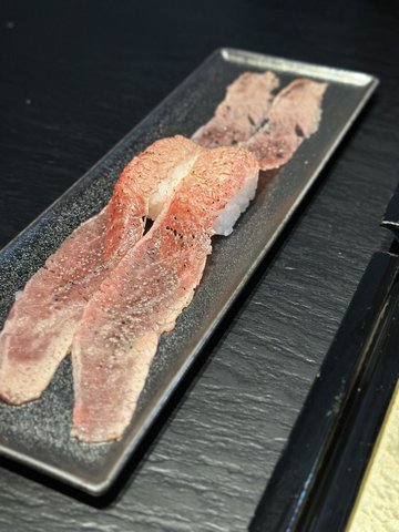 肉寿司(2貫) 